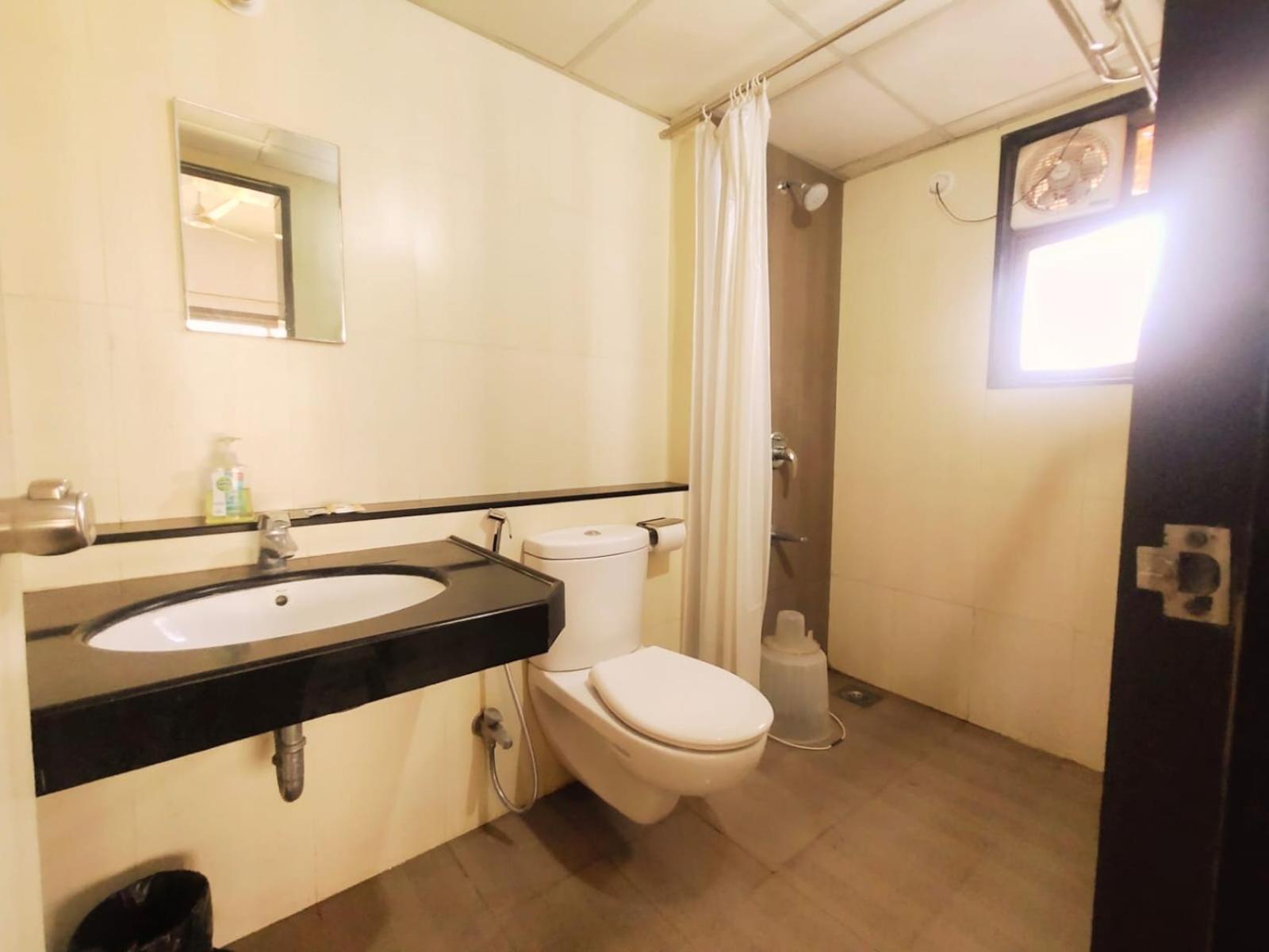 Private Rooms In Blue Ridge Hinjawadi Exterior photo