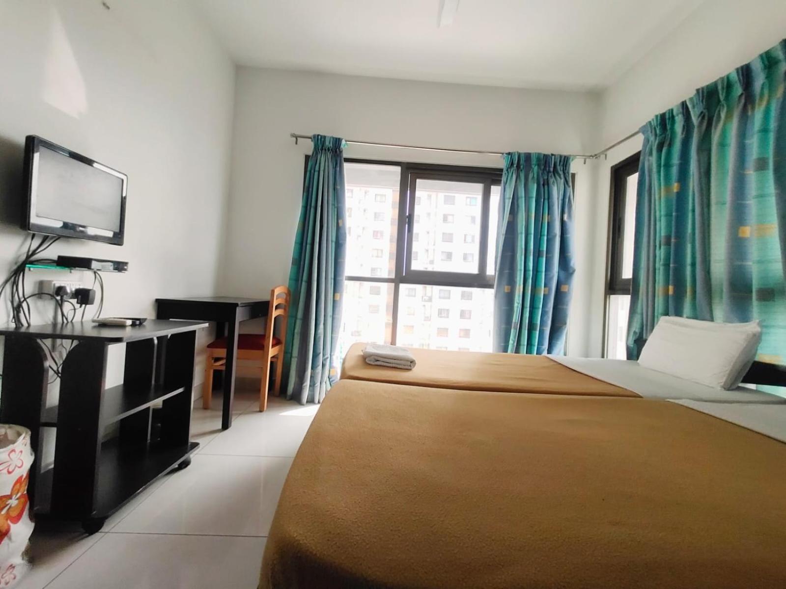Private Rooms In Blue Ridge Hinjawadi Exterior photo